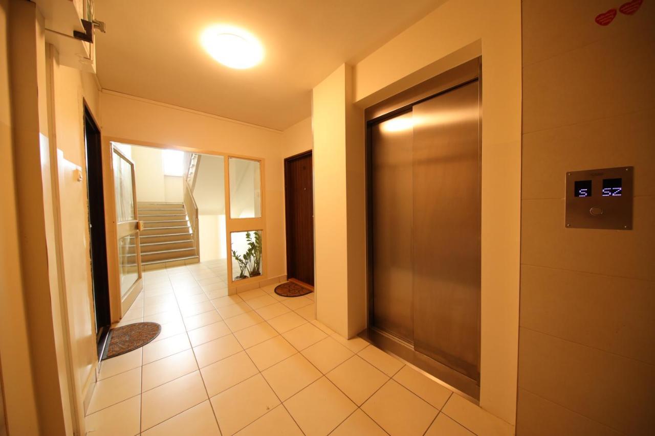 ורשה Bronco Apartments מראה חיצוני תמונה